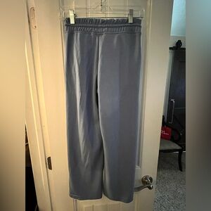 Athleta Seasoft Cropped Mid Rise Straight Pant  Drawstring Color: Dusk, size XXS